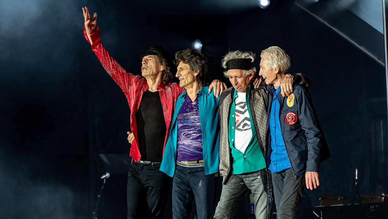 Rolling_Stones_post-show_bow_London_2018_(41437870405)